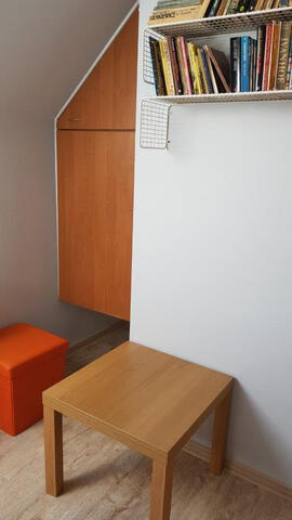 I segment sypialnia z piętrowym łóżkiem