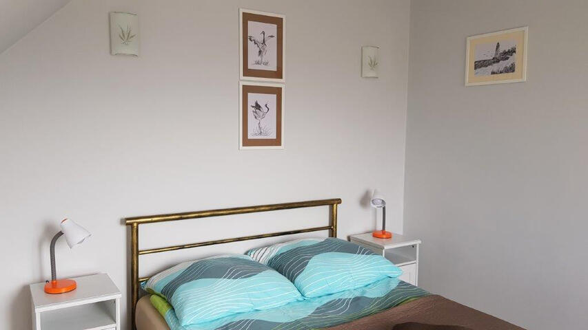 I segment sypialnia z podwójnym łóżkiem